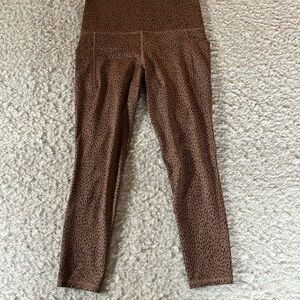 Athleta Salutation Stash Pocket II 7/8 Tight